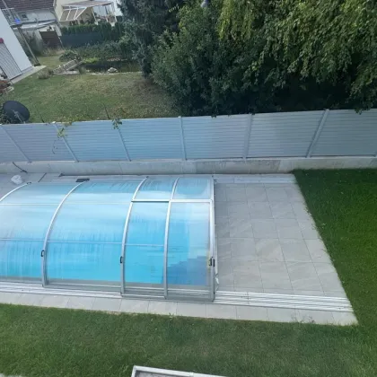 Modernes Neubau-Haus mit Pool - Bild 2