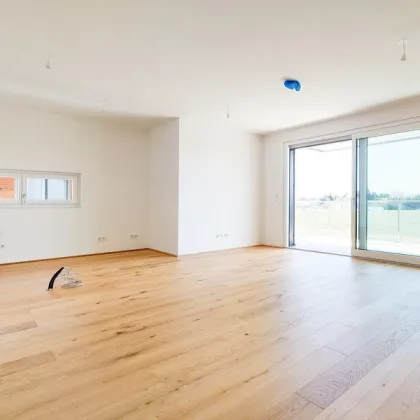 ERSTBEZUG: 2-ZIMMER-WOHNUNG MIT WEITBLICK INS GRÜNE - Bild 2