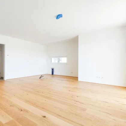 ERSTBEZUG: 2-ZIMMER-WOHNUNG MIT WEITBLICK INS GRÜNE - Bild 3
