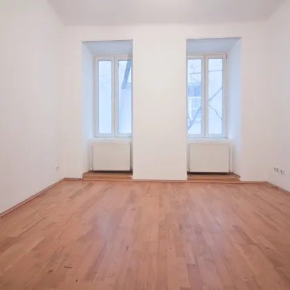Sanierungsbedürftig | 3 Zimmer Altbau-Wohnung | ruhige Innenhoflage | zentral begehbar - Bild 2