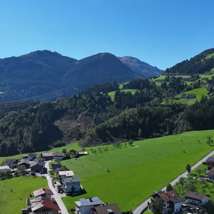 FÜGENBERG - Es erwartet Sie eine Doppelhaushälfte in Aussichtslage - 5 Zimmer, Garten & 2 Balkone! - Bild 2