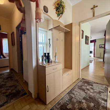 3-Zimmer-Wohnung mit verglaster Loggia und Grünblick! - Bild 2
