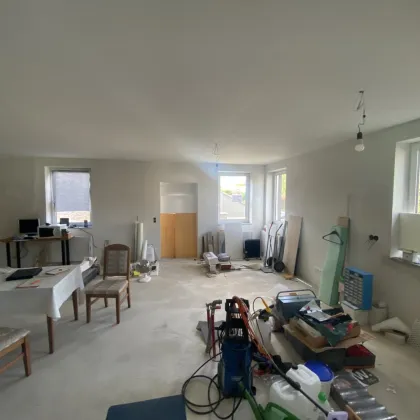 Ruhiges, großzügiges Ein / Zweifamilienhaus bei Wolkersdorf - mit südseitigem Garten und Doppelgarage -- mit viel Potential - Bild 3