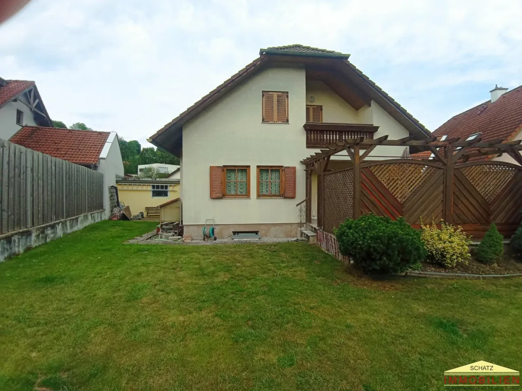 Charmantes Einfamilienhaus in Hainfeld – Ihr neues Zuhause mit Garten, Doppelgarage und viel Platz! - Bild 1