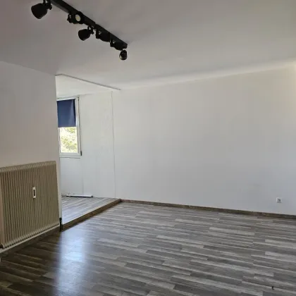 Ruhige  2-Zimmer-Wohnung mit Loggia in Grünlage - Nähe Lobau - Bild 2