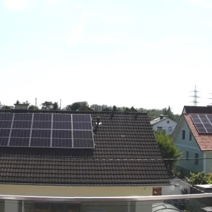Erstbezug: Sehr schöne, helle und ruhige Doppelhaushälfte (rechts) mit 4 Zimmern, Eigengarten und Panoramablick-Dachterrasse! - Bild 3