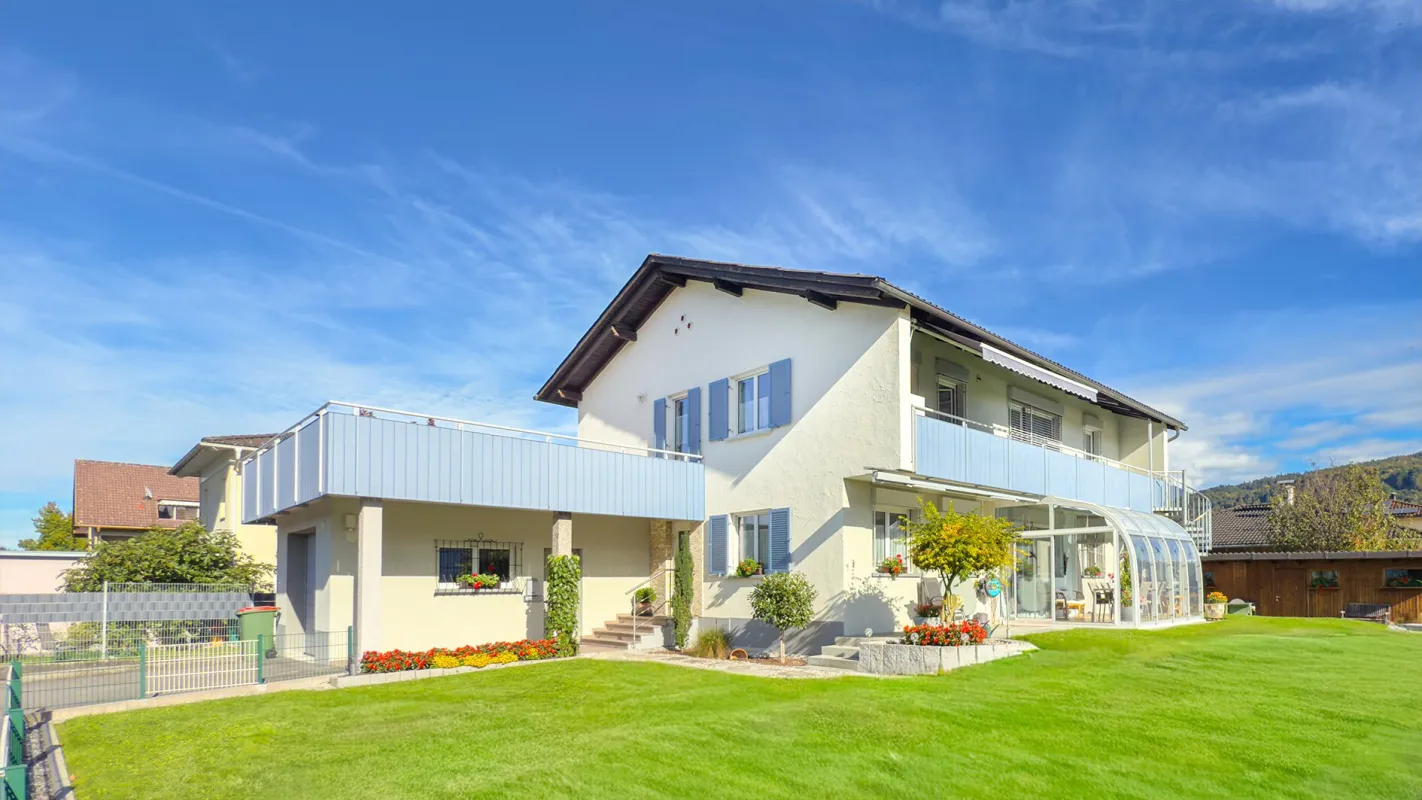 Feldkirch | Großzügiges Haus mit zwei Wohnungen in ruhiger Aussichtslage - Bild 1