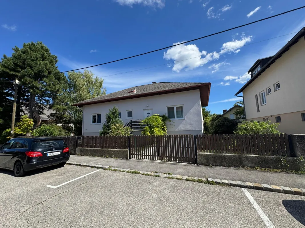 Einfamilienhaus mit viel Potential in Top-Lage in Bad Vöslau/Gainfarn! - Bild 1
