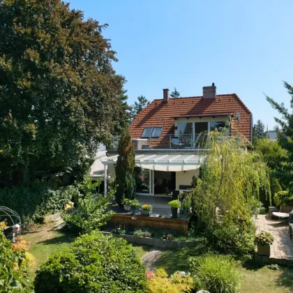 Investieren mit Herz - Einfamilienhaus (mit Wohnrecht) und traumhaftem Gartenambiente! - Bild 2