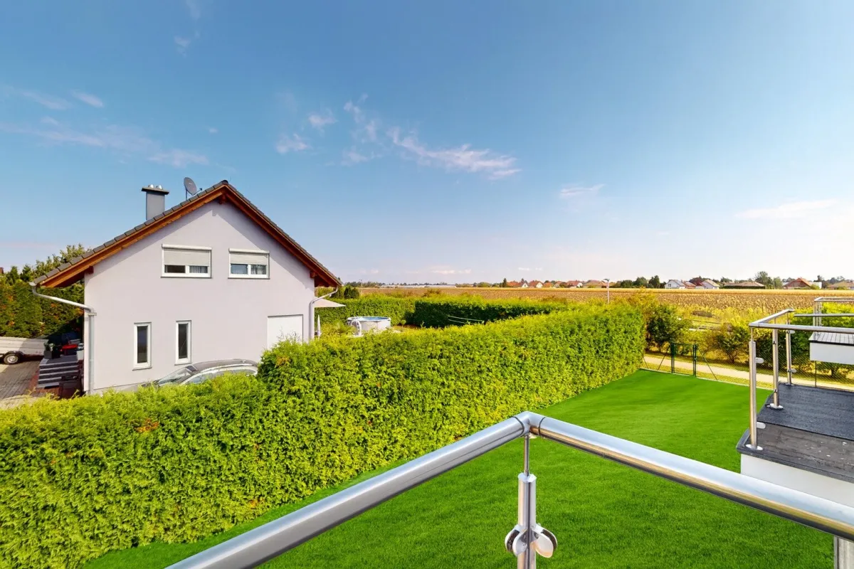 Modernes Reihen-Eckhaus mit Garten // Terrassen // Stellplätze – Wohnen in Gänserndorf - Bild 1