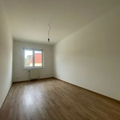 HELLE 3-ZIMMER-WOHNUNG MIT LOGGIA IM ERDGESCHOSS IN RUHELAGE - Bild 3