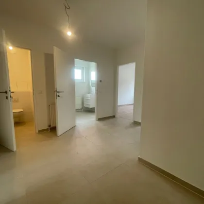 HELLE 3-ZIMMER-WOHNUNG MIT LOGGIA IM ERDGESCHOSS IN RUHELAGE - Bild 2