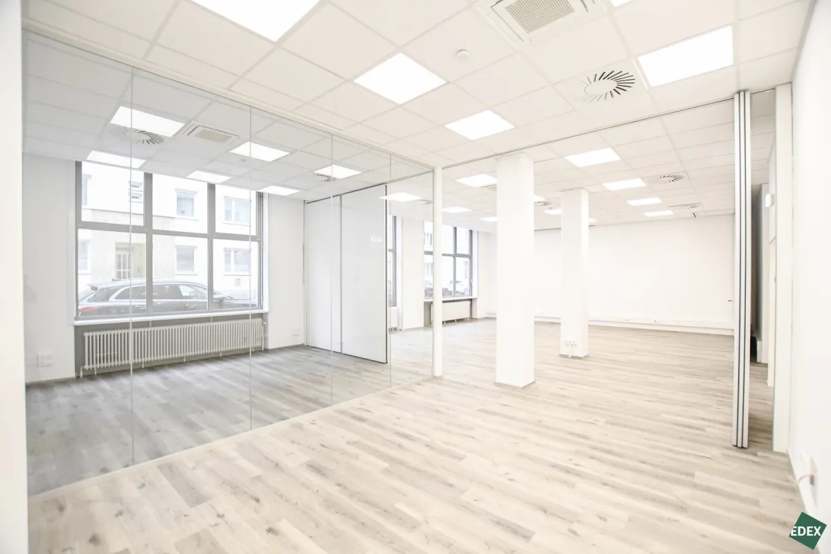 Geschäftslokal mit großen Auslagefronten in 1030 Wien - Bild 1