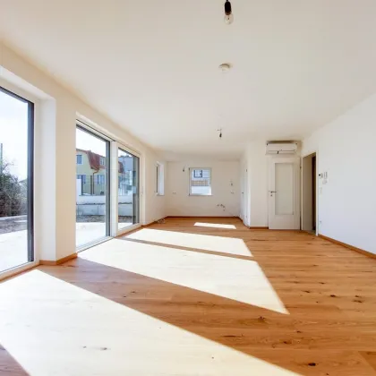 TRAUMHAFTES EINFAMILIENHAUS: ERSTBEZUG IN IDYLISCHER GRÜNLAGE BEIM ROSENHÜGEL! - Bild 2