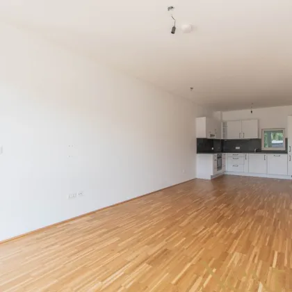 Attraktive 2-Zimmer-Wohnung mit Loggia und Stellplatz in Steyr zu verkaufen! - Bild 2