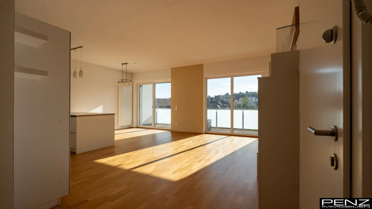 LINZ Innenstadt: Zentrale Ruhelage mit Altbauflair und sonnigem Innenhof - Bild 1