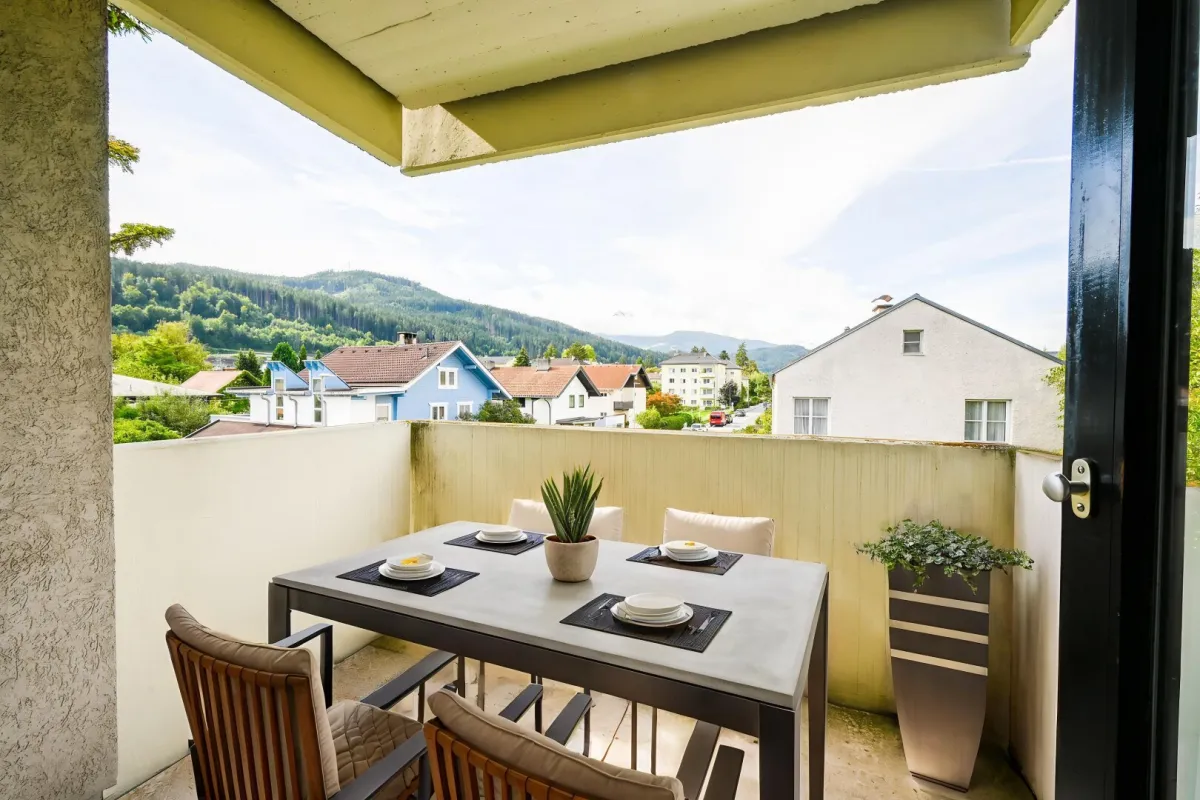 Potenzial zum Wohlfühlen – Eigentumswohnung in Innsbruck-Amras mit Tiefgarage und Gestaltungsmöglichkeiten - Bild 1