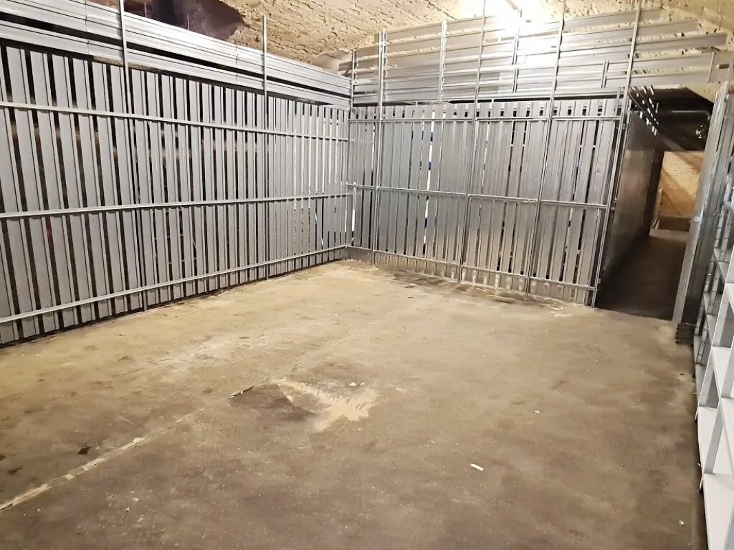 BÖRSE-NÄHE, ESSLINGGASSE, 31 m2 Lagerraum, Belüftung, Estrichboden, Kellergeschoß ohne Aufzug - Bild 1