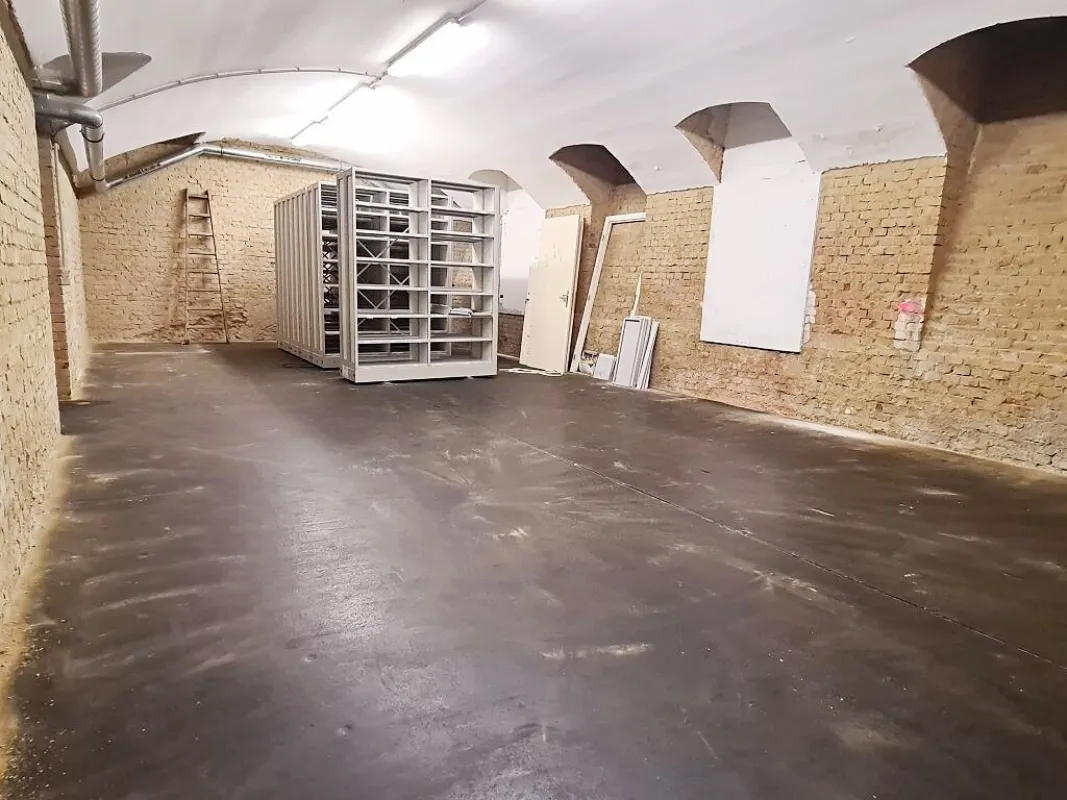 ESSLINGGASSE, BÖRSE-NÄHE, 85 m2 Lagerraum, Stromanschluss, Belüftung, Kellergeschoß ohne Aufzug - Bild 1
