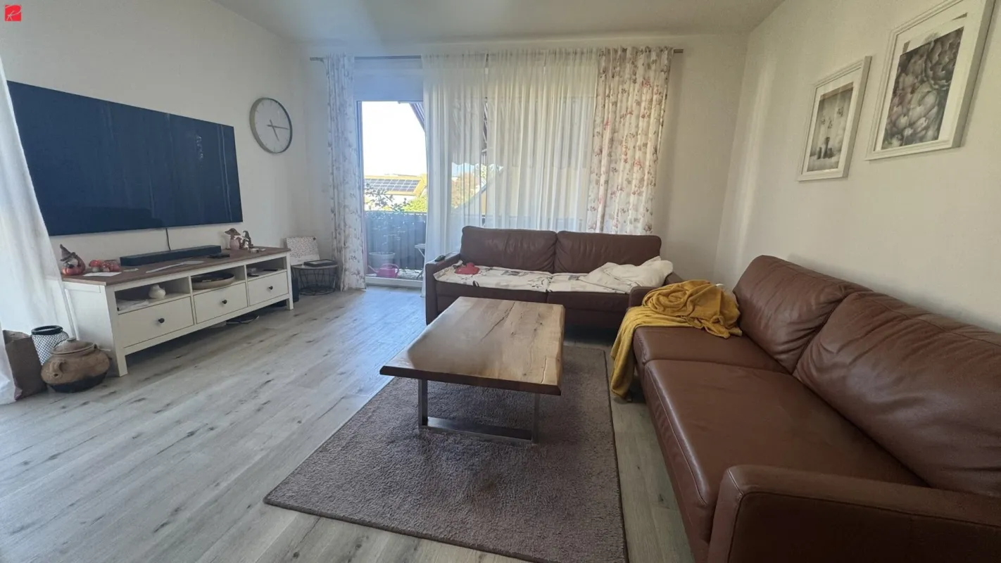Moderne 3-Zimmerwohnung mit Ballkon und Stellplatz - Bild 1