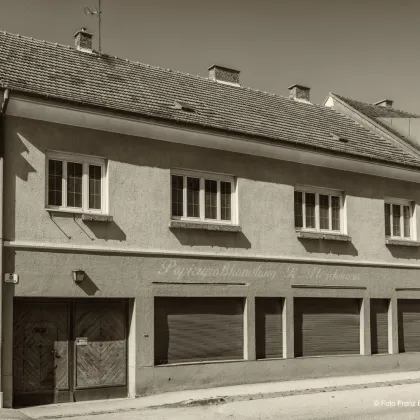 Stadthaus mit Dachgarten und Garage für mehrere Fahrzeuge mitten im Zentrum (Bestlage) - Bild 2
