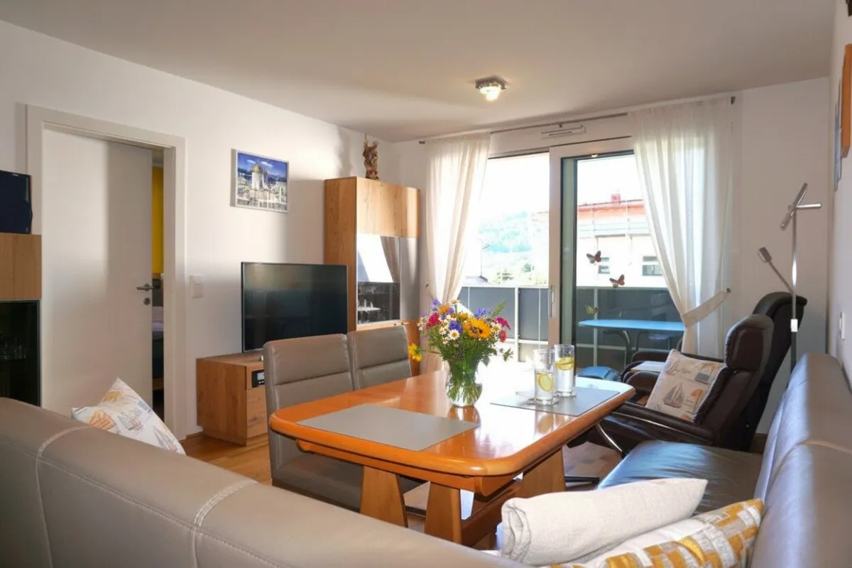 Schöne 3 Zimmer Wohnung, inklusive Küche und 2 Tiefgaragenplätze sowie Lift in Mondsee - Baurechtseigentum - Bild 1