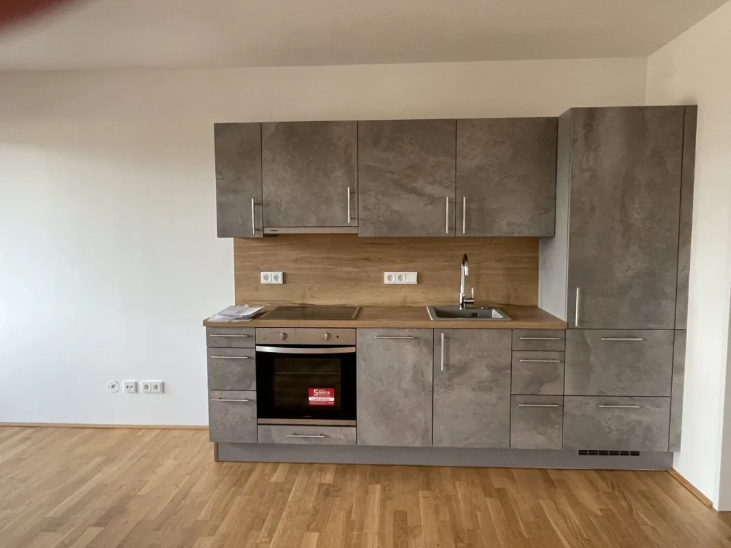 TOP 2-ZIMMER WOHNUNG im 6. OIG - Bild 1