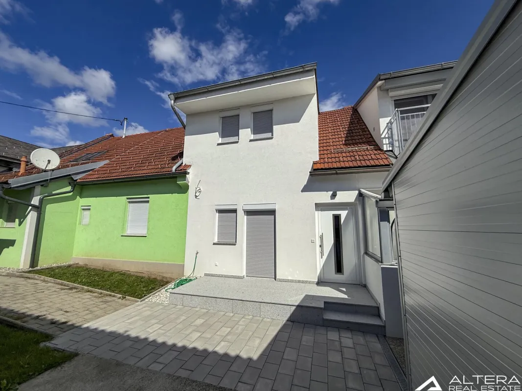 Frisch saniertes Reihenhaus mit Balkon und eigenem Gartenanteil in Pölfing-Brunn!! - Bild 1