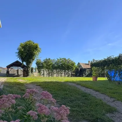 Schnäppchen In UNGARN bei der Österreichischen Grenze! Doppelgrundstück | neue Küche | Pool | Brunnen | niedrige Betriebskosten | großzügiger Garten | 2 Carports - Bild 3