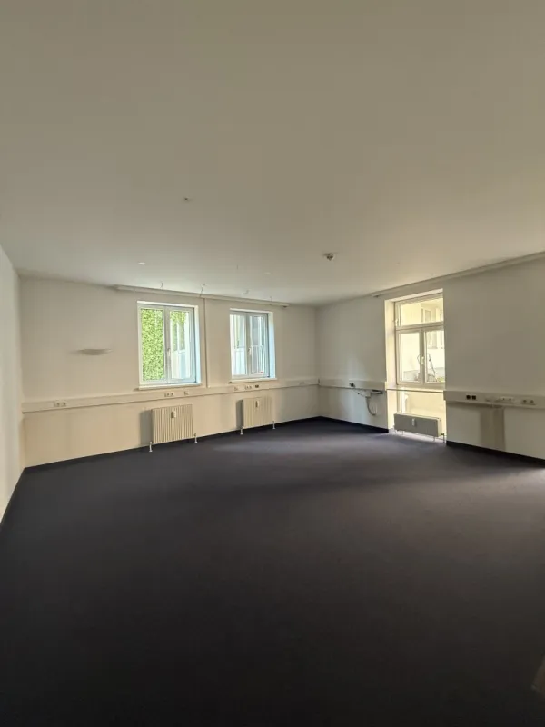 Bürofläche in zentrale Lage zu verkaufen - Bild 1