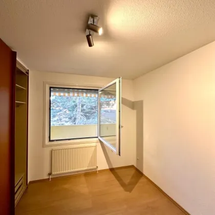 Sehr gut aufgeteilte 3-Zimmer Eigentumswohnung mit Loggia in guter Wohnlage Hietzings! - Bild 3