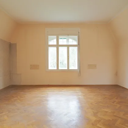 GRUNDSTÜCK MIT SANIERUNGSBEDÜRFTIGER VILLA IN GUTER LAGE - Bild 2