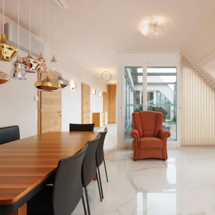 Komm einfach und lebe! ***Möblierte DG-Wohnung Nähe U-1 „Kagraner Platz“ mit Blick auf Wien!*** - Bild 2