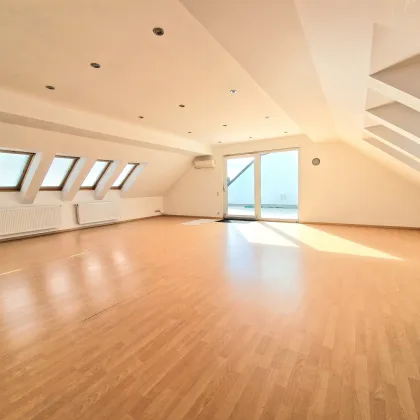 NETTOMIETE EUR 2800,- INKL. HEIZKOSTEN TOP BÜROFLÄCHE od.KANZLEI od. PRAXIS MIT GR.TERRASSE - Bild 2