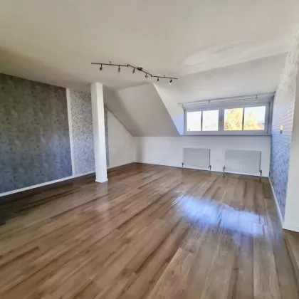 Modernisierte Dachgeschoß-Wohnung mit Küche in Knittelfeld - Bild 3