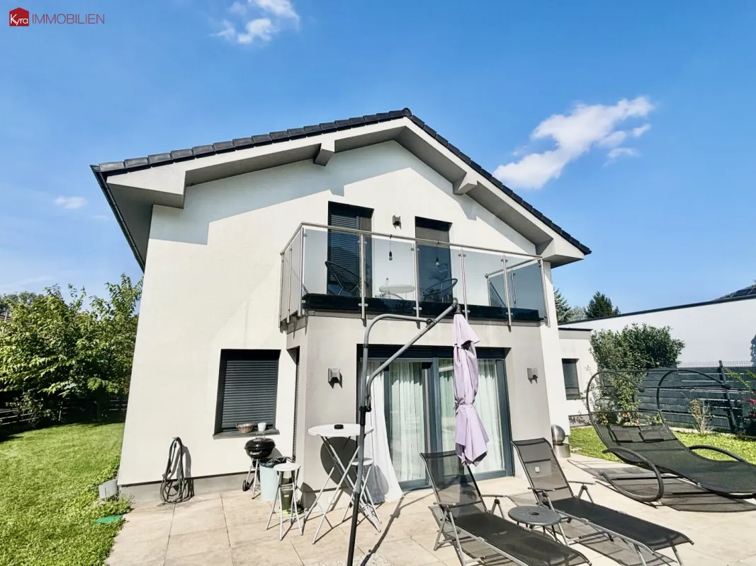 Traumhaftes Einfamilienhaus in Stockerau: 5 Zimmer, Garten, Terrasse, Pool und Garage! - Bild 1