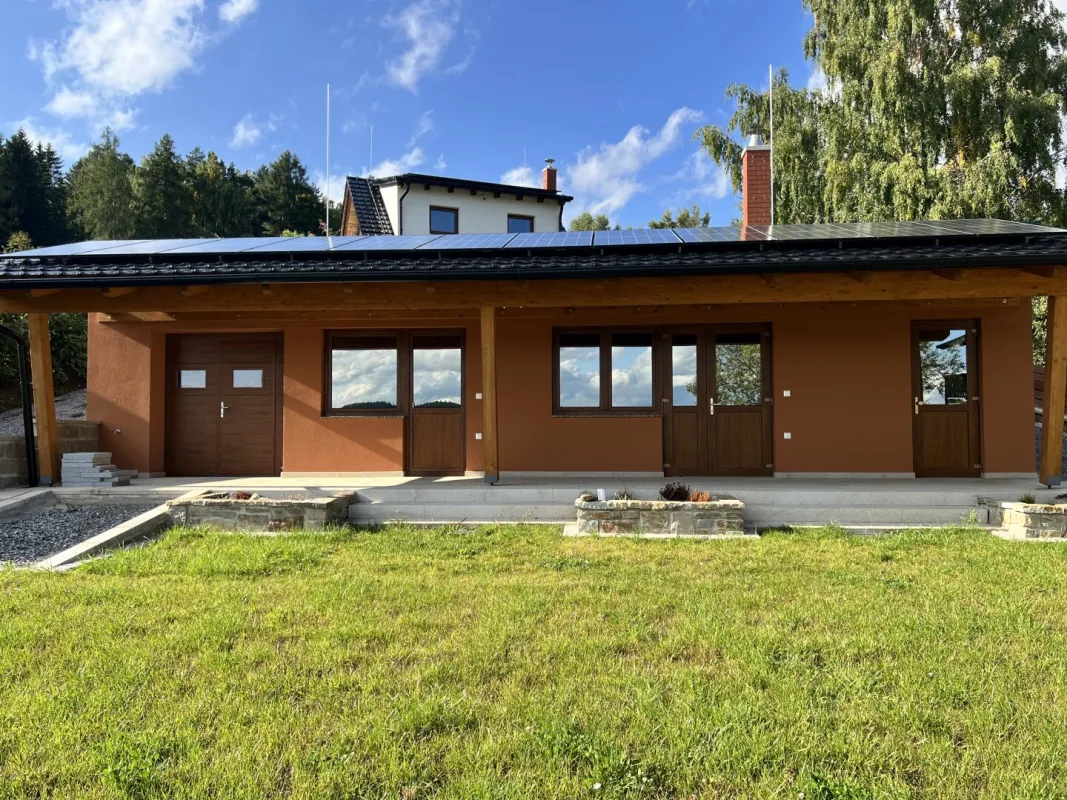 Charmante Liegenschaft mit Strandhaus und extra Grundstück und direktem Seezugang! - Bild 1