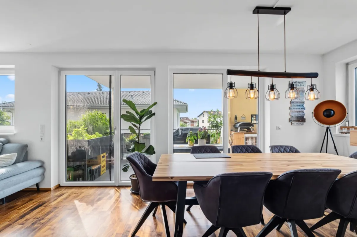 Traumhafte 4-Zimmer Wohnung in Hard mit Terrasse und Carport - Bild 1