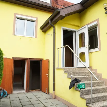 Charmantes Einfamilienhaus mit Potenzial  Swimmingpool in guter Lage - Bild 2