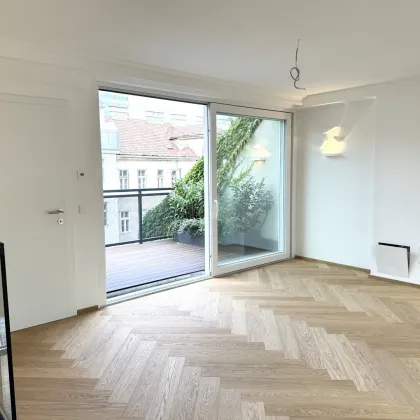 PROVISIONSFREI nahe Belvedere! Luxuriöse 3-Zimmer-Erstbezug-Dachgeschoss-Wohnung mit zwei Balkonen in historischem Gebäude - Bild 3