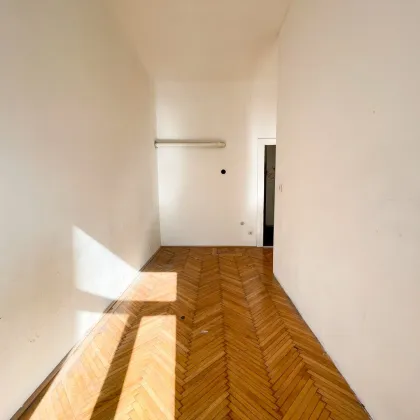 Altbauwohnung mit Gestaltungsspielraum in gefragter Lage - Bild 3