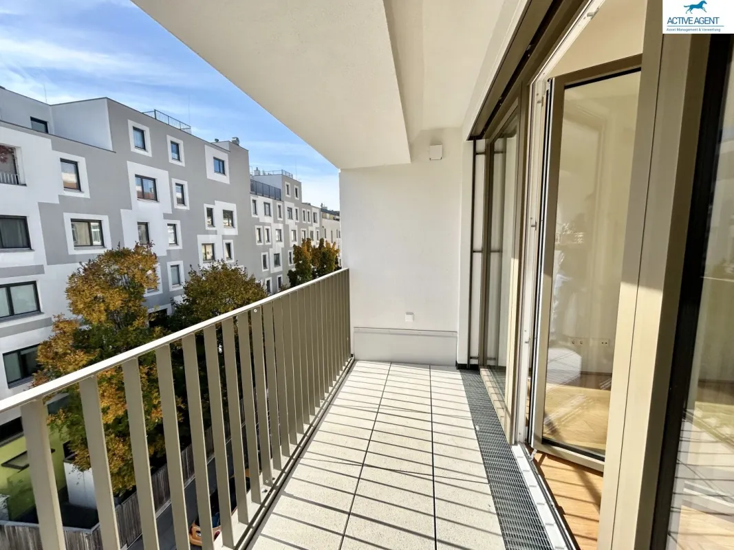 Traumhaftes Appartement im 1. Dachgeschoß in 1150 Wien: Erstbezug mit Loggia und Fußbodenheizung! (Sofort verfügbar) - Bild 1