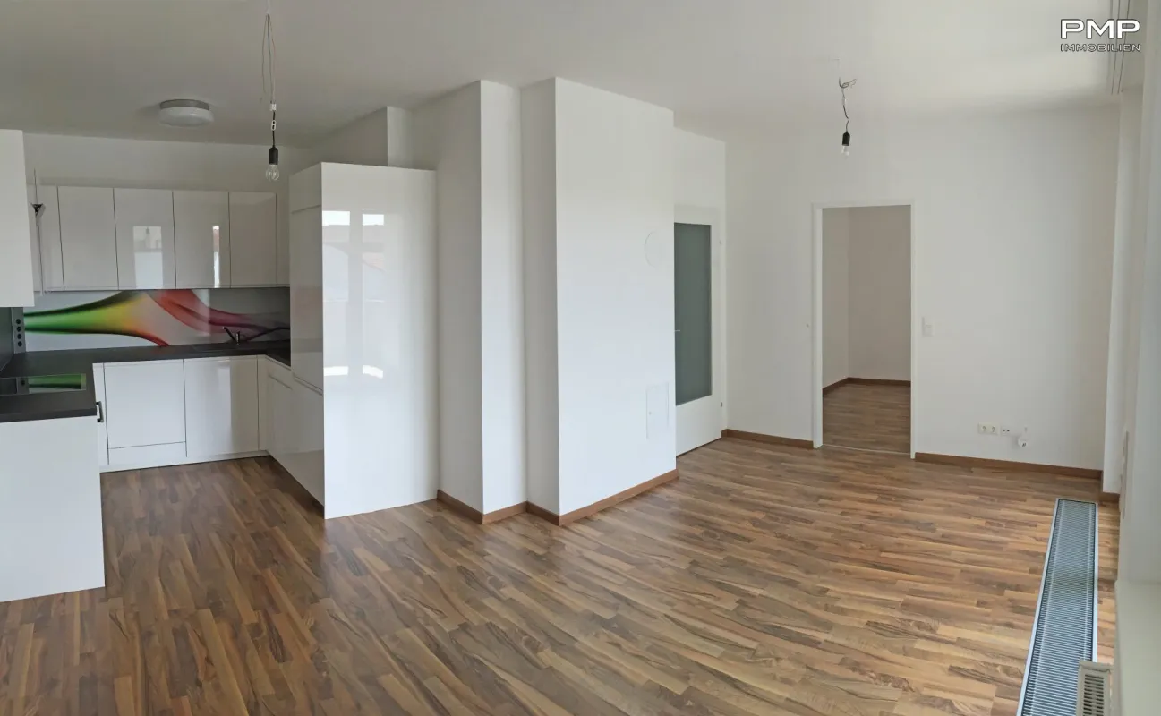 Innenhofseitige 3-Zimmer Wohnung mit Balkon, zentrale Lage - Bild 1