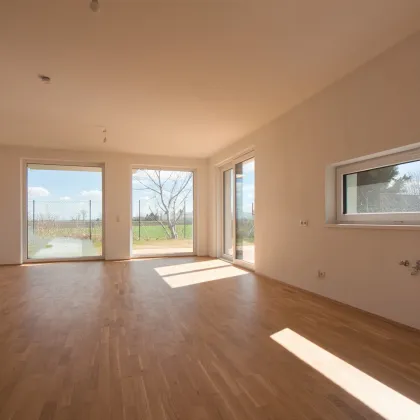 EINFAMILIENHAUS IN RUHELAGE | Ziegelhaus | großzügig, hell & hochwertig ausgestattet | mit Garten & Stellplatz - Bild 2