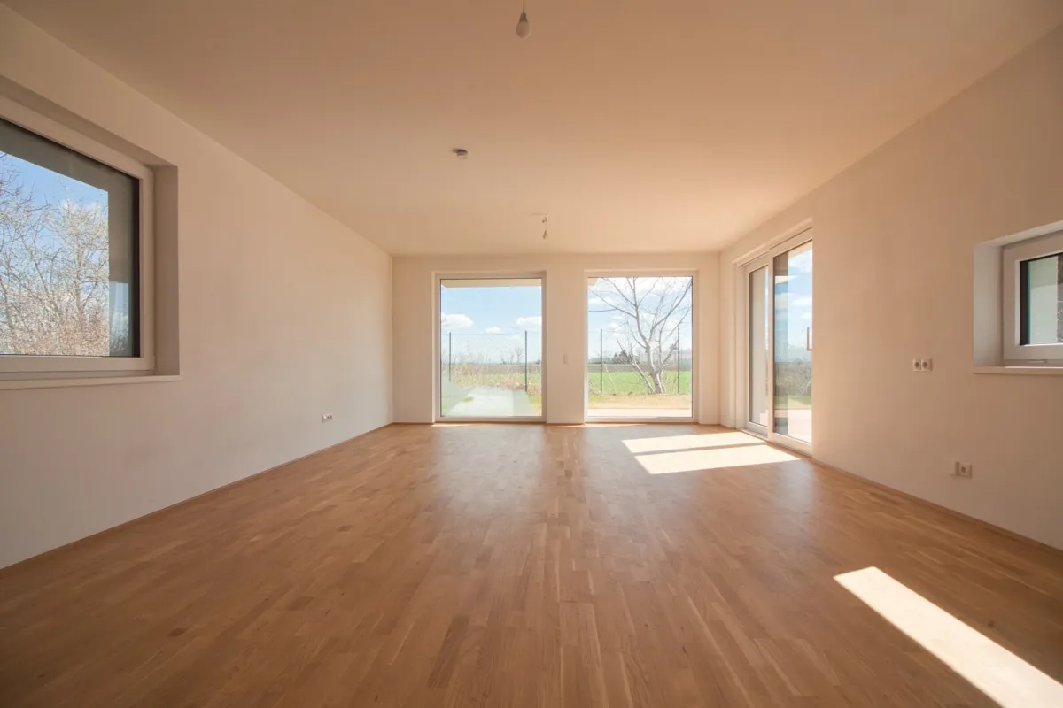 EINFAMILIENHAUS IN RUHELAGE | Ziegelhaus | großzügig, hell & hochwertig ausgestattet | mit Garten & Stellplatz - Bild 1