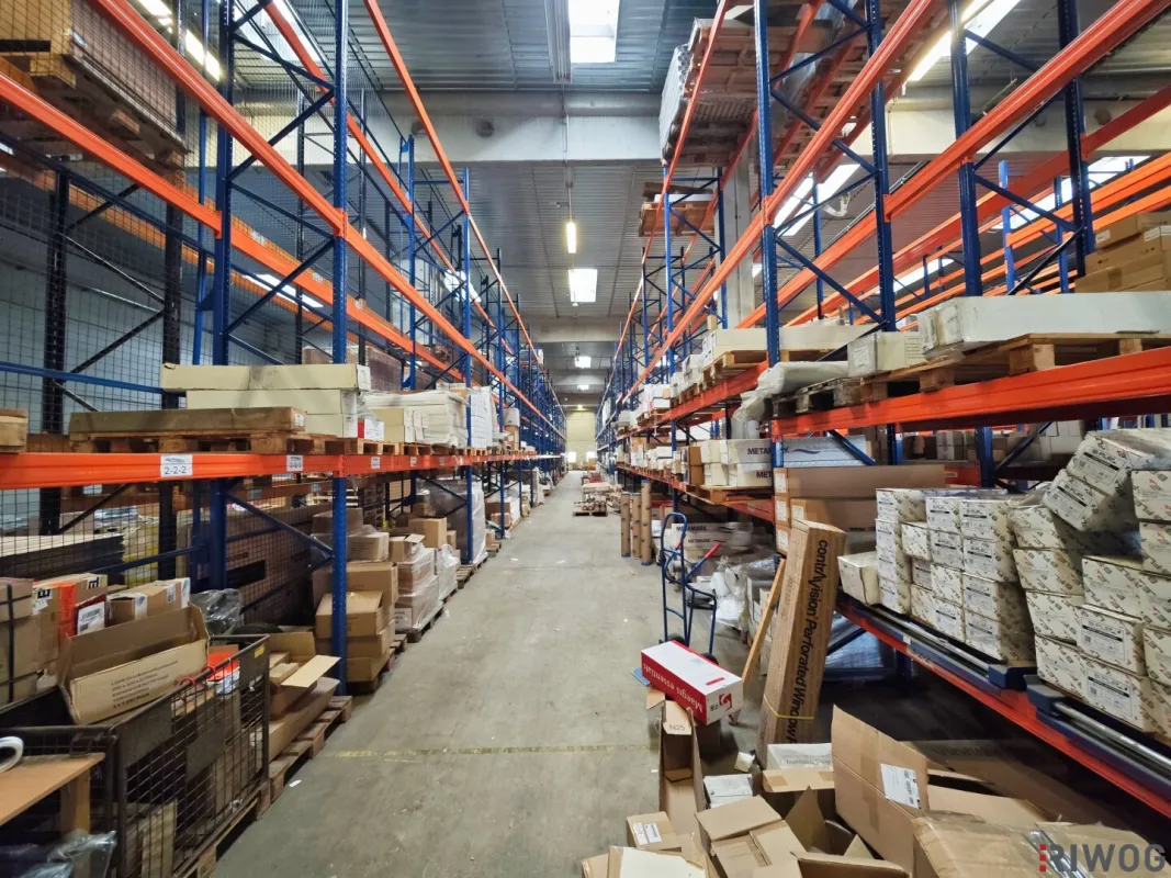1.000m² Halle | Parkplätze verfügbar | optionale Büros zwischen ca. 55m² und 1.000m² am Standort - Bild 1