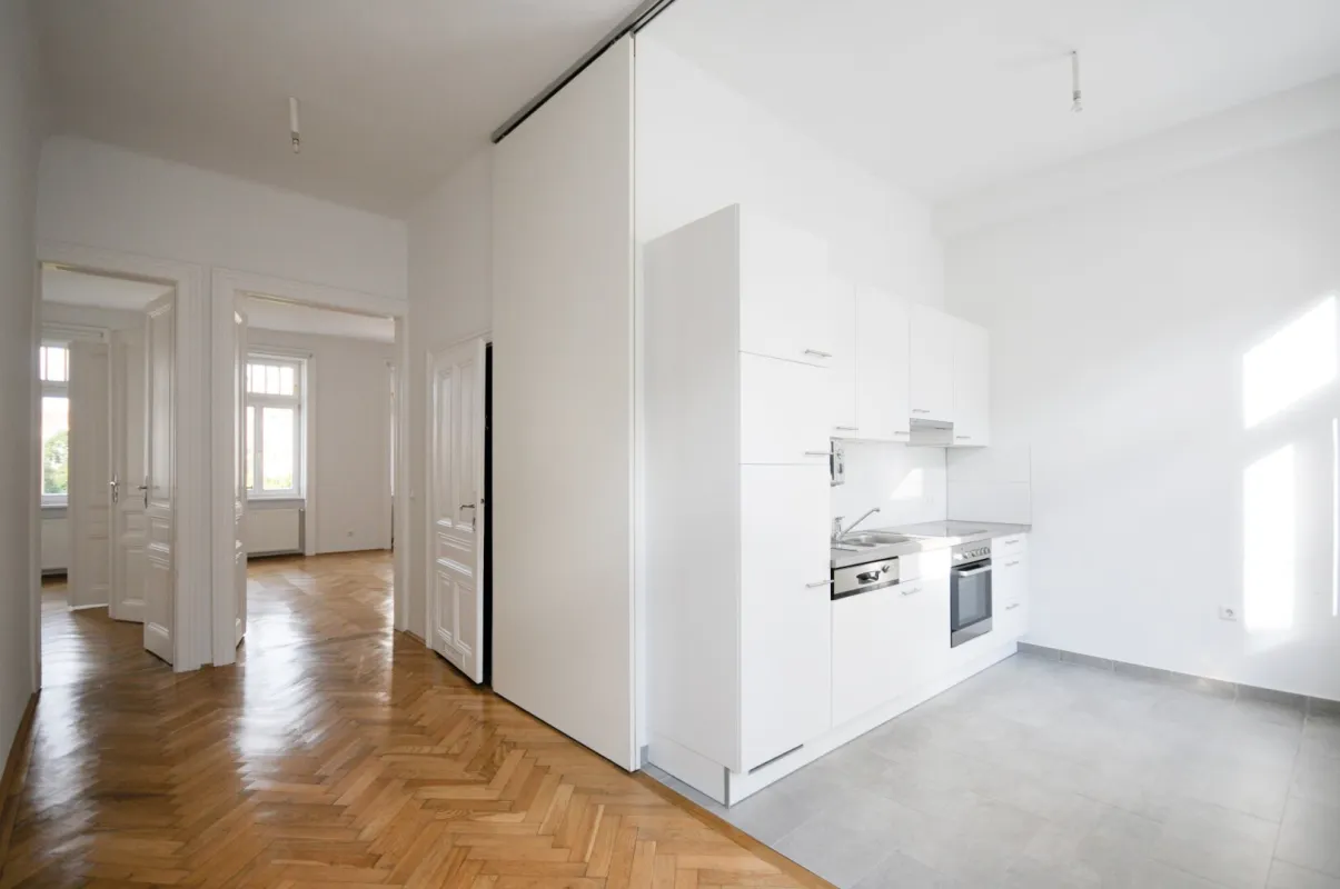 AUSSERGEWÖHNLICHE ALTBAUWOHNUNG MIT MODERNEM FLAIR IN DÖBLING - Bild 1
