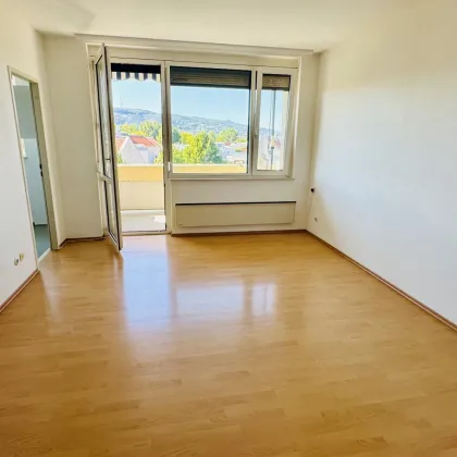 Kleine Dachgeschoßwohnung mit Weitblick und Gartenbenutzung - Bild 3