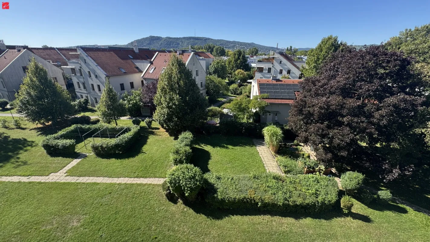 Kleine Dachgeschoßwohnung mit Weitblick und Gartenbenutzung - Bild 1