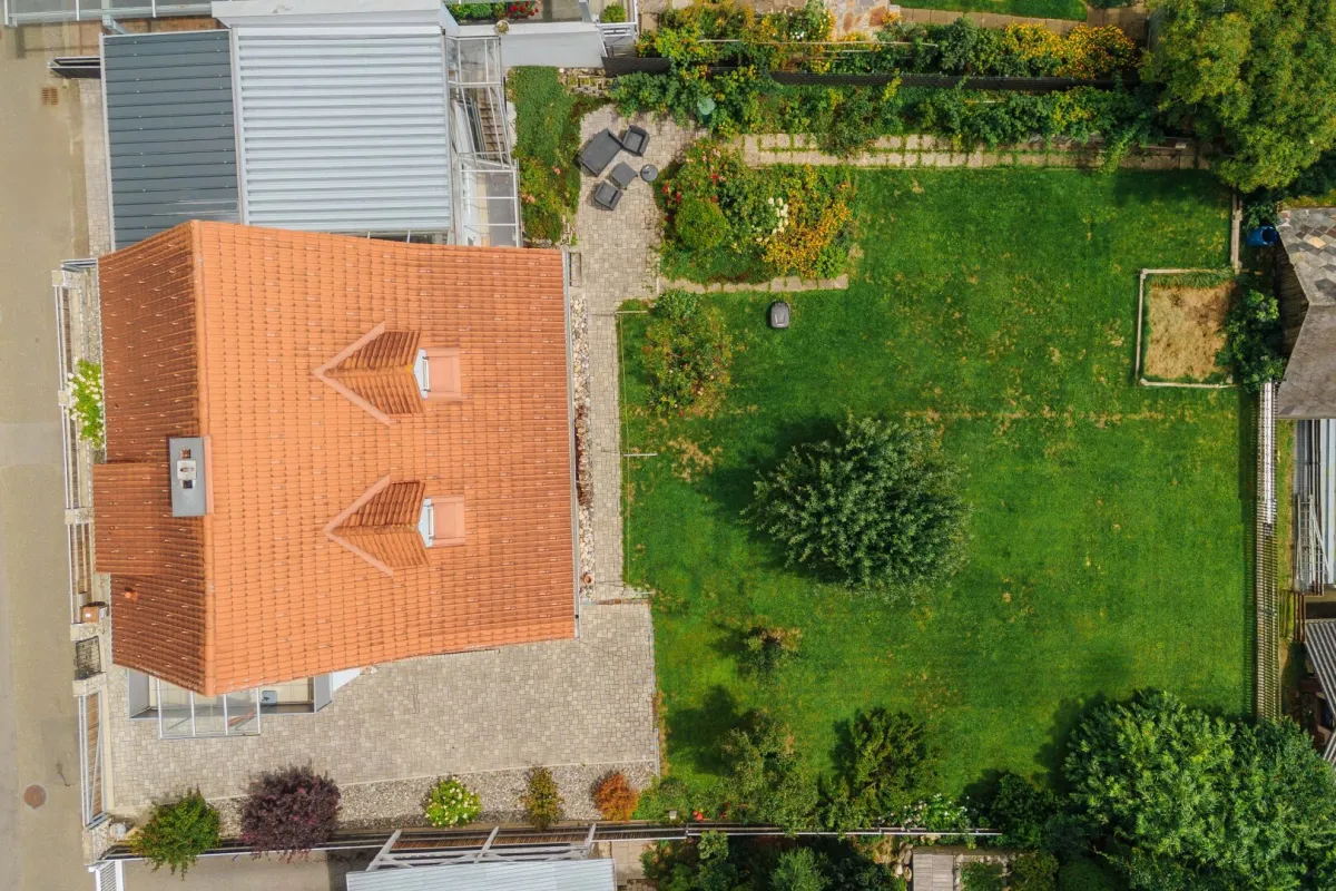 Wohnen mit Weitblick: Charmantes Haus mit Blick zum Zirbitzkogel! - Bild 1